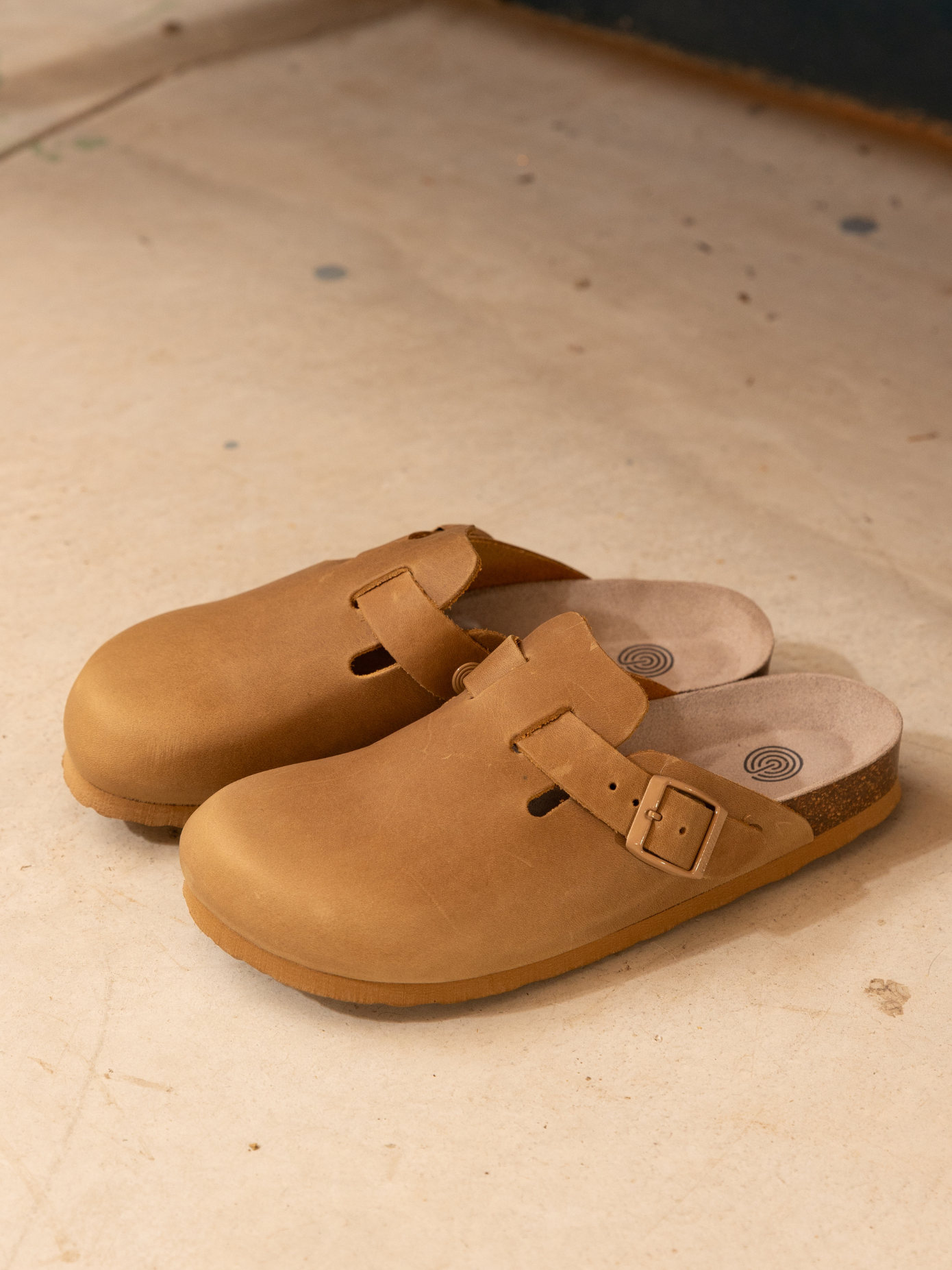 RIVA OILED LEATHER CLAY UNISEX