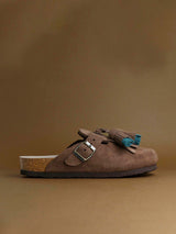 BORA VELOUR BROWN El zueco de piel que combina comodidad y estilo para tu día a día.